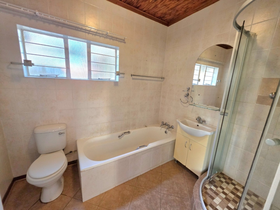 5 Bedroom Property for Sale in Panorama Free State